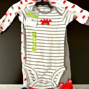 NWT Carter’s baby 4 pc crab bundle SZ 3mos